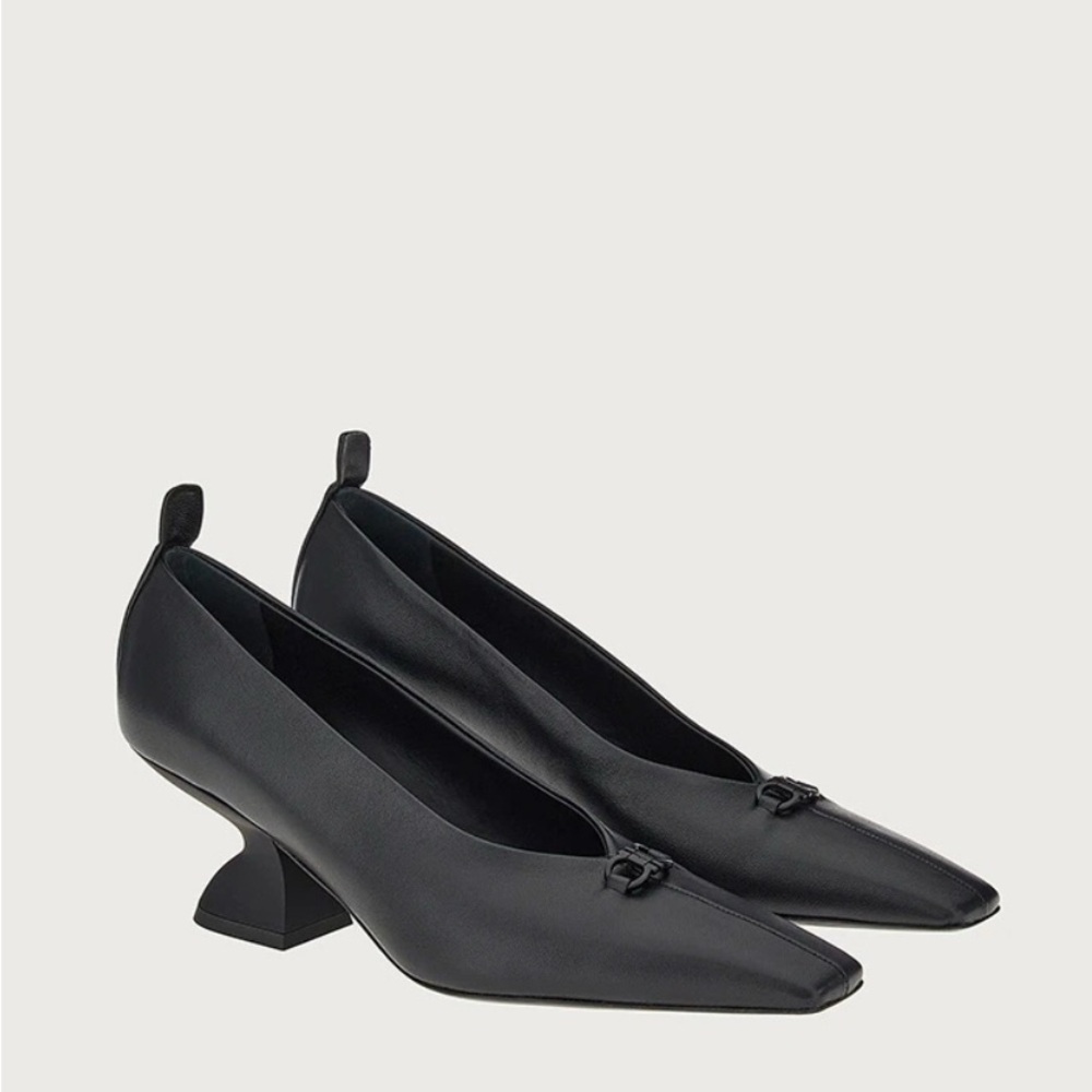 NWT Salvatore Ferragamo Sadr 55 Black Sculpted Heel Pumps Size 7.5